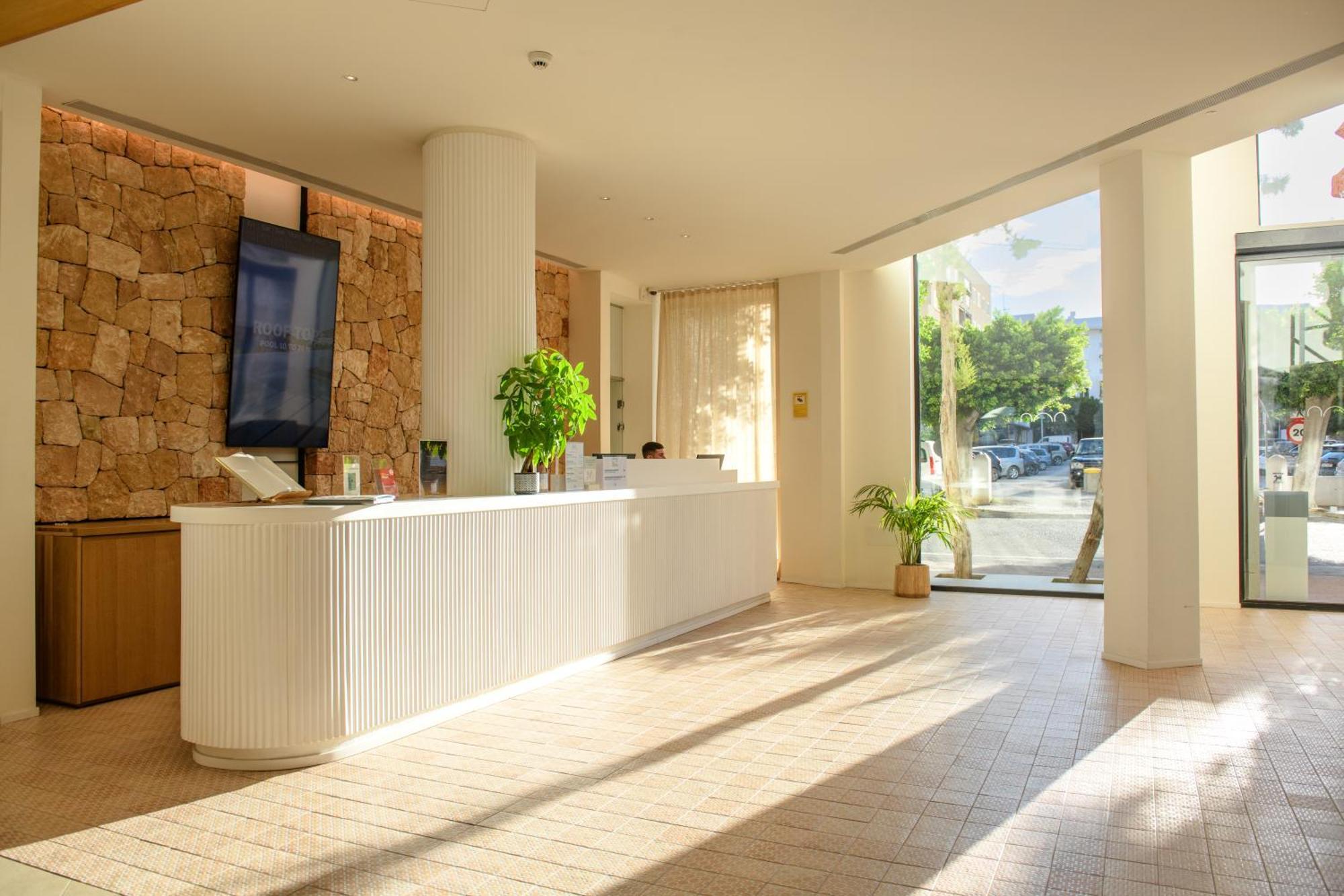Hotel Blau Parc Sant Antoni de Portmany Exterior foto