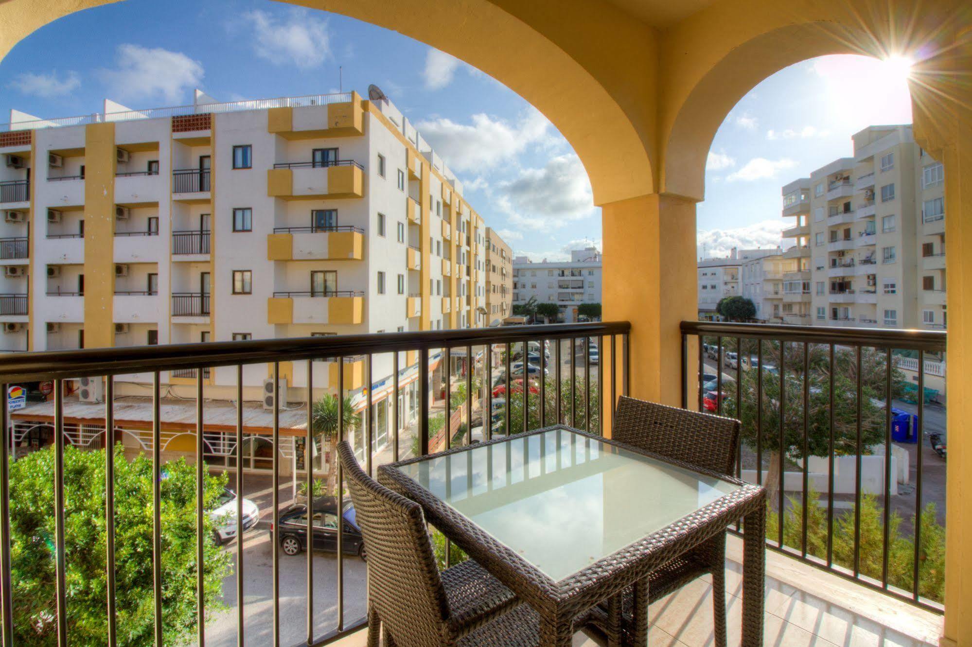 Hotel Blau Parc Sant Antoni de Portmany Exterior foto